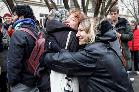 Moscow, Russia - 12 April 2022, Friends hug Alla Gutnikova. Journalists of magazine Doxa Aramyan, Metelkin, Gutnikova, Tyshkevich sentenced to two years of correctional laborのeditorial素材