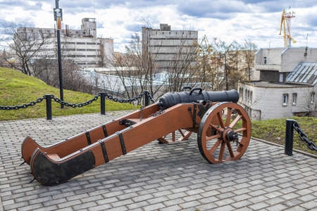 Vyborg. Russia. 06.08.2022.A copy of an artillery cannon from the time of Peter 1 on the observation deck of the exhibition center in the city of Vyborg.のeditorial素材