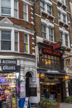London, England, February 18th 2022: Dirty Dicks pub in Bishopsgate, Londonのeditorial素材