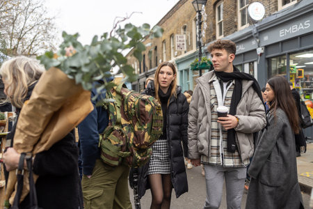 London, Uk - 17 December 2022, Columbia Road Flower Market is a street market. People choose and buy flowersのeditorial素材