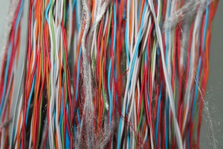Closing the cable and wired Internet access network.