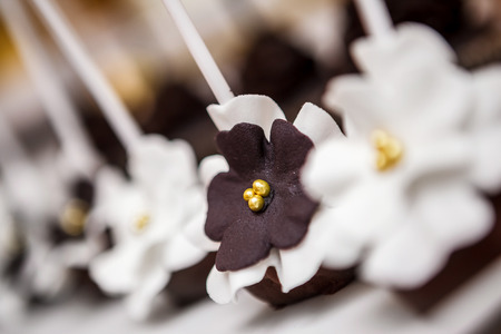 brown candy bar. the holiday table decorationの写真素材