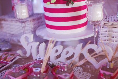 Pink style candy bar and details made for little 1 years old girl