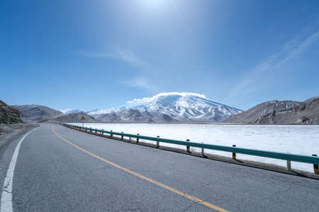 Xinjiang Mustag Peakの写真素材