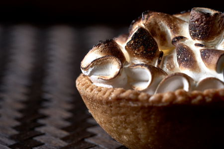 Lemon curd tartの写真素材