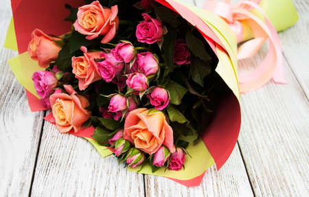 Beautiful bouquet of pink roses - backgroundの写真素材