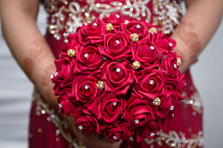 bride holding bouquetの写真素材