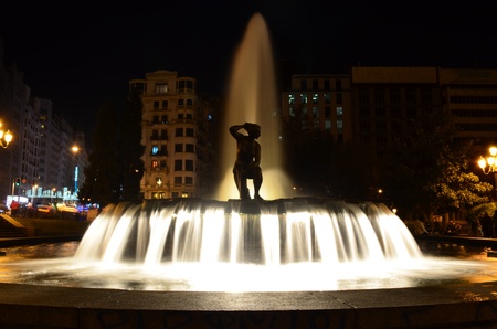 Fountain at night in Madrid s Jardines de Plaza de España - Spainの写真素材