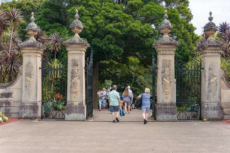 Sydney, Australia - September 23, 2017: Tourists at entrance gate to Royal Botanic Garden in Sydneyのeditorial素材