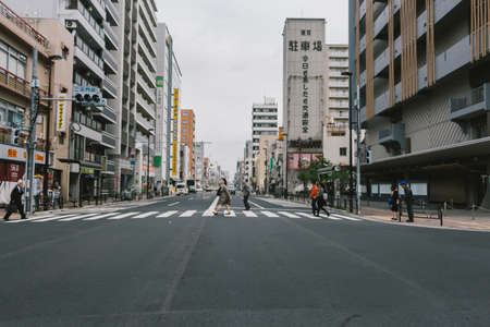 Apr 6, 2018  Tokyo, JAPAN -Asakusa streets - traditional cab and people walking on street with Tokyo Sky Tree on backgroundのeditorial素材