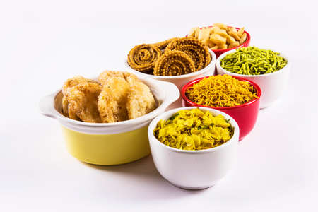 stock photo of Indian gooseberry or Amla (Phyllanthus emblica) in a cane basket, selective focusの写真素材