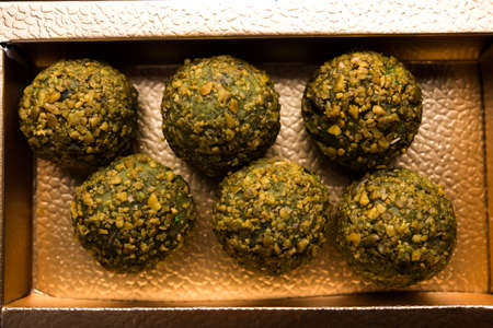Dates oatmeal balls / No cook energy bites / saffron, pistachio, gum, cashew and other dry fruit...