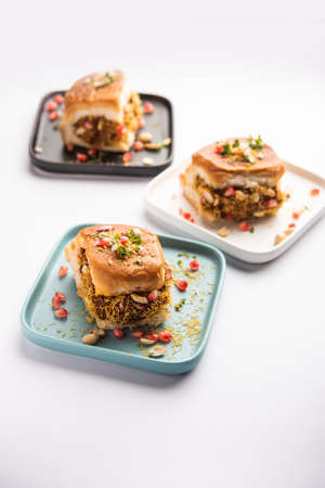 Dabeli, kutchi dabeli or double roti is a popular snack food of India, originating in the Kutch or Kachchh region of Gujaratの写真素材