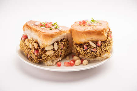 Dabeli, kutchi dabeli or double roti is a popular snack food of India, originating in the Kutch or Kachchh region of Gujaratの写真素材