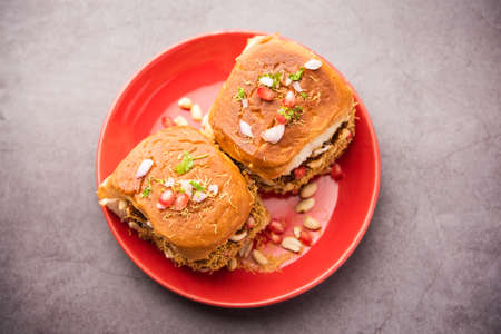 Dabeli, kutchi dabeli or double roti is a popular snack food of India, originating in the Kutch or Kachchh region of Gujaratの写真素材
