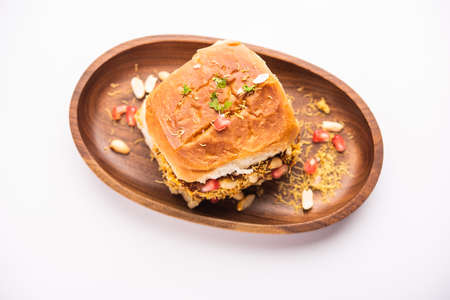 Dabeli, kutchi dabeli or double roti is a popular snack food of India, originating in the Kutch or Kachchh region of Gujaratの写真素材