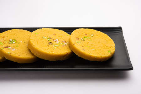 Sohan Halwa or halva, popular sweet recipe from Ajmer, India. served in a plateの写真素材