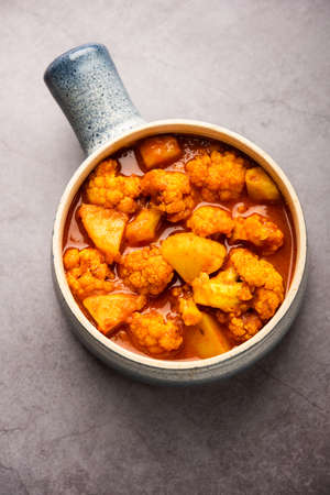 Aloo Gobi Masala curry with Chapati or parathaの写真素材