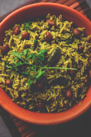 Palak khichdi is a one pot nutritious meal of mung lentils and rice with spinach, Indian food