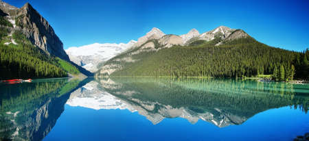 Lake Louise panoramaの写真素材