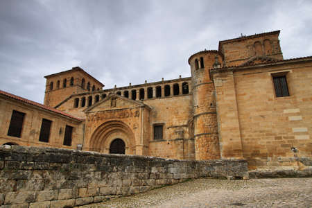 SANTILLANA DEL MAR, SPAIN â NOVEMBER 1: View of Collegiate church Santa Juliana, one of the most touristic attractions in the town on November 1, 2013, in Santillana del Mar, Cantabria, Spain.のeditorial素材