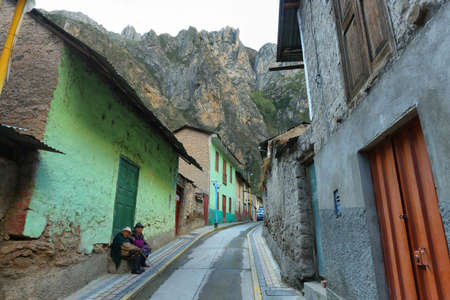 Alis, Peru - June 13, 2017: indigenous old women in rural village of Alis in Nor Yauyos Cochas nature reserve, Peru.のeditorial素材
