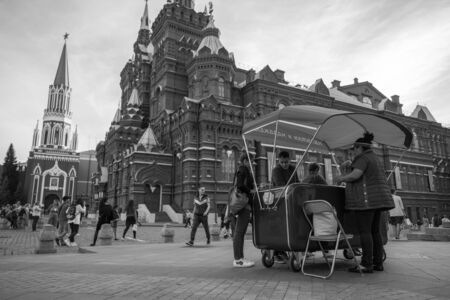Moscow, Russia, 26 june 2017: people buy ice cream on red square in Moscowのeditorial素材