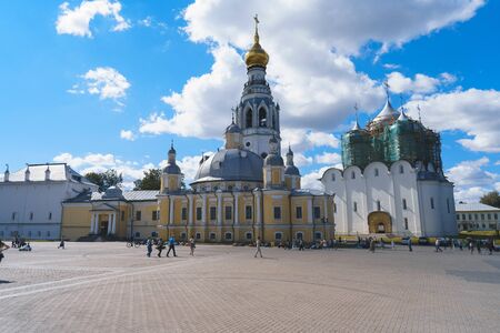 VOLOGDA,RUSSIA-JULY 2, 2017: View of the Vologda Kremlin from the Kremlin Square.のeditorial素材