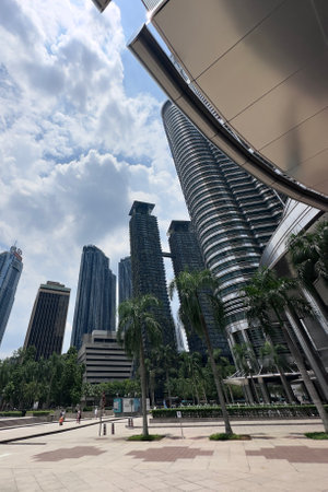 KUALA-LUMPUR, MALAYSIA, 12.04.23: Twin towers Petronas. The highest twin towers in the world.のeditorial素材