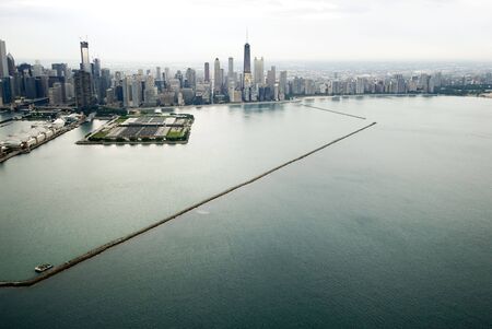 Aerial photo of Lake Michigan with Chicago's skyline in the backgroundの写真素材