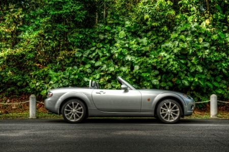 Mazda MX-5 at Old Upper Thomson Roadのeditorial素材