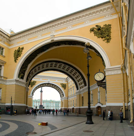 Saint Petersburg, Russia, august 2019. The entrance of the Palace square seen from the Arch of the General Staff, the very city center of this wonderful historical cityのeditorial素材