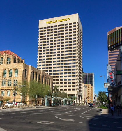 PHOENIX, AZ - FEBRUARY 8, 2016: Wells Fargo Bank skyscraper rising above historic buildings at 1st Avenue and Jefferson Street in Phoenix, Arizonaのeditorial素材