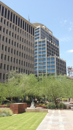 PHOENIX, AZ - JULY 29, 2016: Small green and shady recreational park area across Phoenix Convention Center Phoenix, Arizonaのeditorial素材