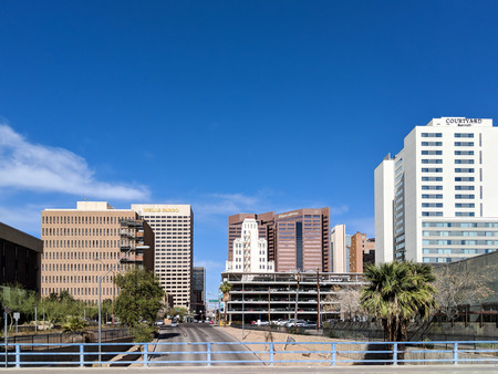 PHOENIX, AZ - JANUARY, 2018: 1st Avenue running North through Phoenix downtown, Arizona capital cityのeditorial素材
