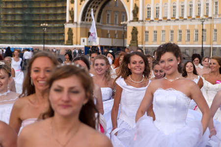 Action Â«Run-away brides of CosmopolitanÂ» â a flashmob of long-distance scale which was spent the seventh year.  Russia, St. Petersburgのeditorial素材