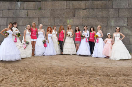 Action Â«Run-away brides of CosmopolitanÂ» â a flashmob of long-distance scale which was spent the seventh year.  Russia, St. Petersburgのeditorial素材
