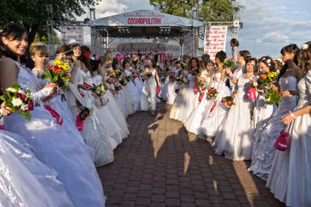 Action Â«Run-away brides of CosmopolitanÂ» â a flashmob of long-distance scale which was spent the seventh year.  Russia, St. Petersburgのeditorial素材