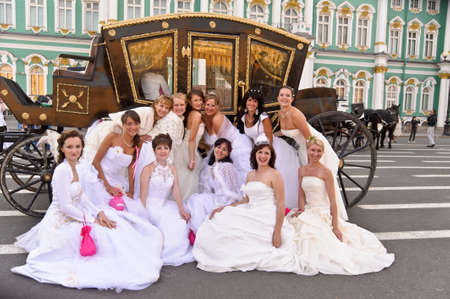 Action Â«Run-away brides of CosmopolitanÂ» â a flashmob of long-distance scale which was spent the seventh year.  Russia, St. Petersburgのeditorial素材