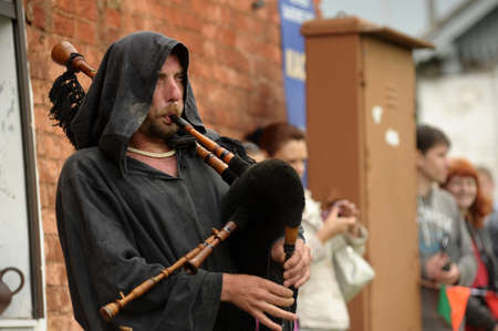 medieval bagpipe musicianのeditorial素材