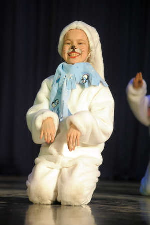 children dancing in bunny costumesのeditorial素材
