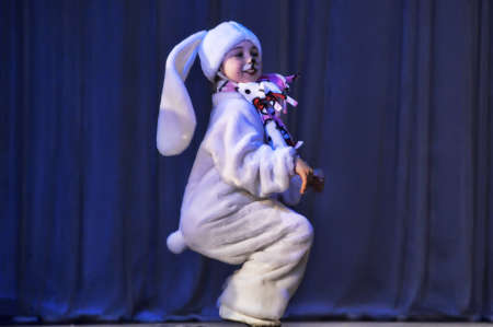children dancing in bunny costumesのeditorial素材
