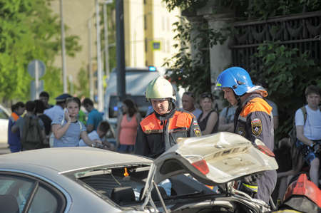 Rescuers and FEMA had an accident around the car, Petersburg, Russia.のeditorial素材