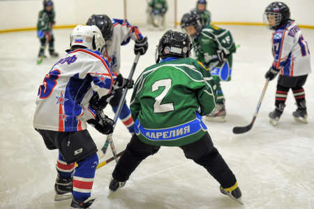 children playing hockeyのeditorial素材