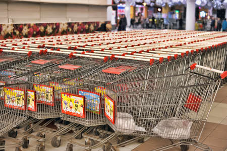 Empty trolley in supermarketのeditorial素材
