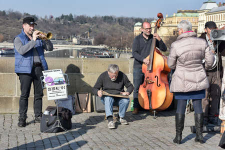 Musicians perform live on Charles Bridge in Prague, Czech Republic.のeditorial素材