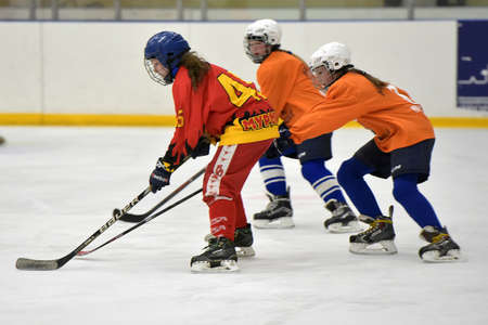 girls play hockeyのeditorial素材