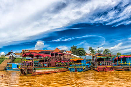 LAKE TONLE SAP, COMBODIA - 28.06.2017: Chong Knies Village, Tonle Sap Lake, the largest freshwater lake in Southeast Asiaのeditorial素材
