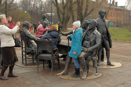 St. Petersburg, RUSSIA 04,11,2014 - a sculptural composition "Architects" in the Alexander Park. Here are 8 architects who made a significant contribution to the formation of the image of St. Petersburg - Bazhenov, Rastrelli, Voronikhin, Trezzini, Montferのeditorial素材
