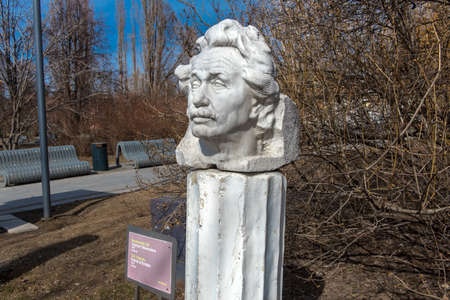 Russia, Moscow 05.04,2019 Sculpture Park Museon, Sculpture "Portrait of Einstein"のeditorial素材